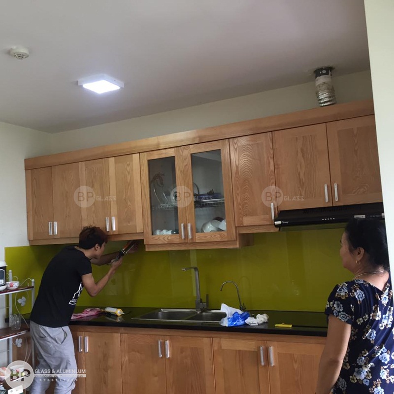 Lắp Kính màu ốp bếp CT7C Dương Nội